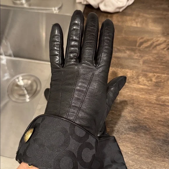 Coach Leather Gloves Woman’s - Picture 5 of 6